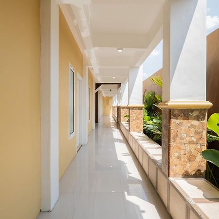 Hotel Reddoorz Syariah Near Rsud Dr Iskak Tulungagung Kedungwaru Esterno foto